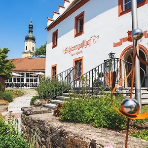 Schlossgasthof Roesch Otel